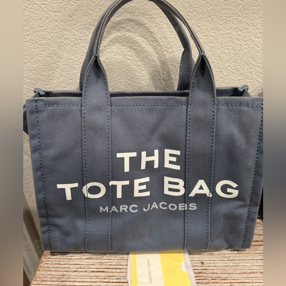 Marc Jacobs Handbags - Marc Jacobs Tote Bag Medium